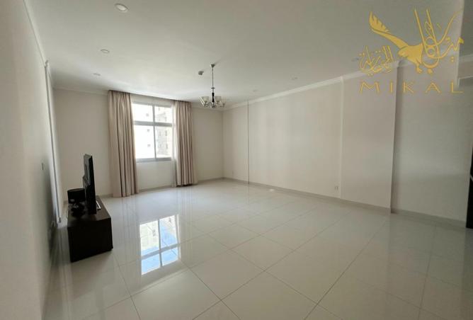 954130 - Property Image 3