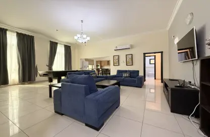 Apartment - 3 Bedrooms - 3 Bathrooms for rent in Al Juffair - Capital Governorate