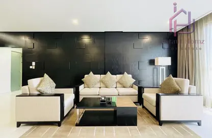 Apartment - 2 Bedrooms - 3 Bathrooms for rent in Al Juffair - Capital Governorate