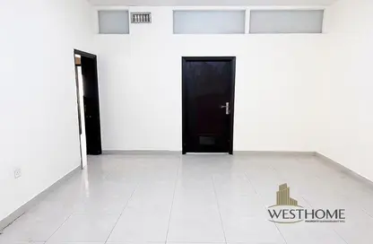صورة لـ غرفة فارغة شقة - 2 غرف نوم - 2 حمامات للايجار في شارع المعارض - الحورة - محافظة العاصمة ، صورة رقم 1