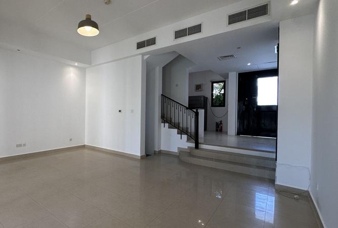 988736 - Property Image 2