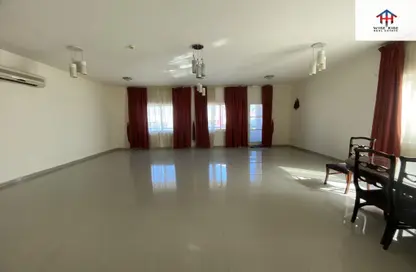 Apartment - 3 Bedrooms - 3 Bathrooms for rent in Zinj - Manama - Capital Governorate