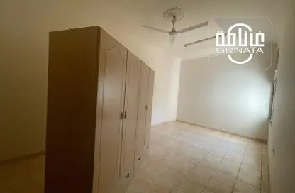Empty Room image for: Apartment - 2 Bedrooms - 2 Bathrooms for rent in Arad - Muharraq Governorate, Image 1
