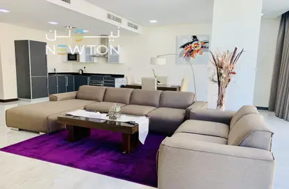Apartment - 2 Bedrooms - 3 Bathrooms for rent in Al Juffair - Capital Governorate