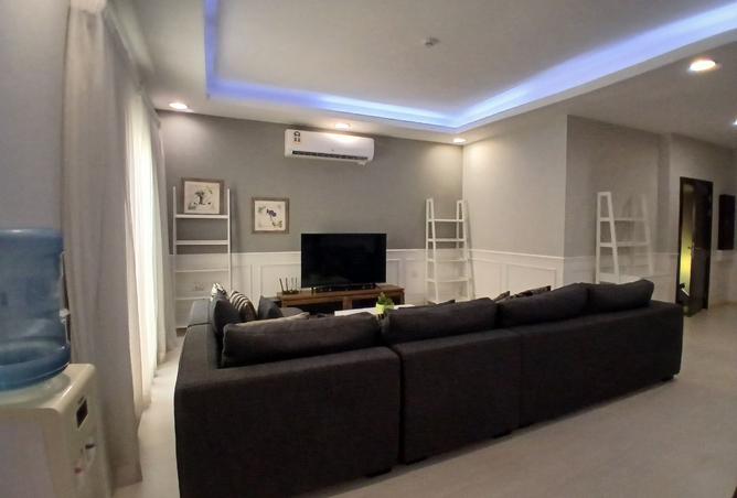 964046 - Property Image 2