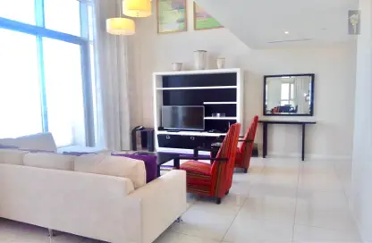 Living Room image for: Duplex - 3 Bedrooms - 4 Bathrooms for rent in Seef - Capital Governorate, Image 1