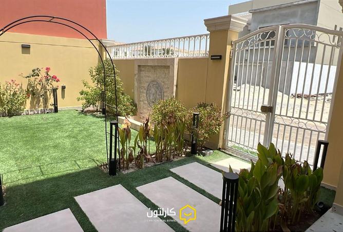 944592 - Property Image 2