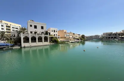 فيلا - 3 غرف نوم - 3 حمامات للايجار في مدينة المرسى - أمواج - المحرق