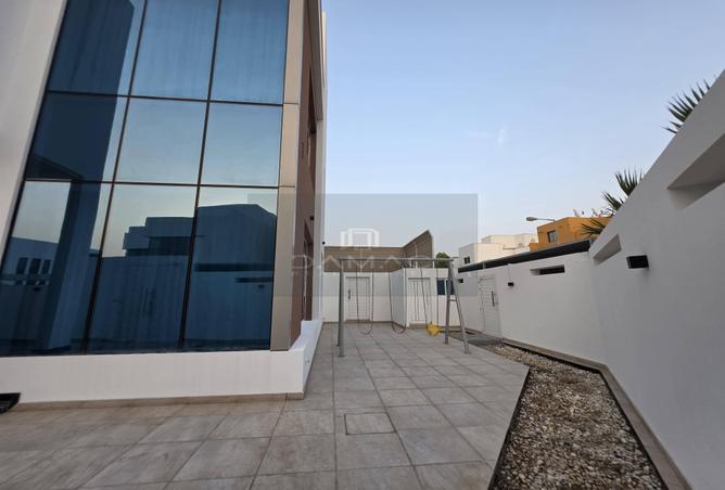 954099 - Property Image 2
