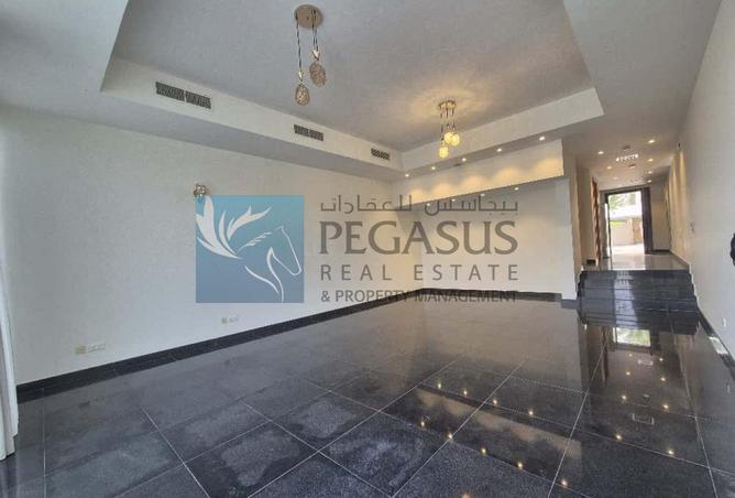 962752 - Property Image 2