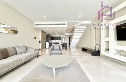 Duplex - 2 Bedrooms - 3 Bathrooms for rent in Al Juffair - Capital Governorate