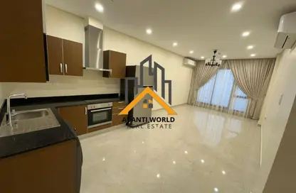 Apartment - 2 Bedrooms - 2 Bathrooms for rent in Sanabis - Manama - Capital Governorate
