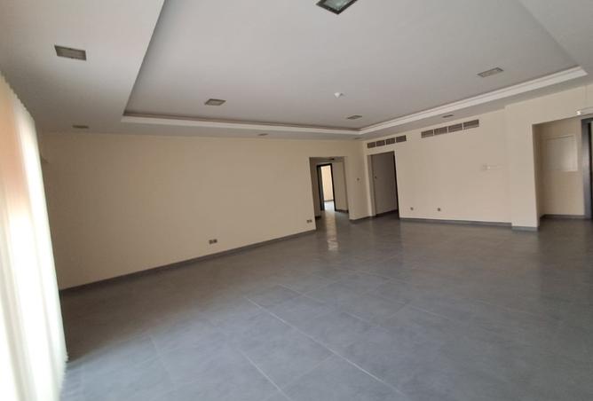 951792 - Property Image 2