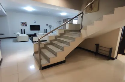 Apartment - 2 Bedrooms - 3 Bathrooms for rent in Busaiteen - Muharraq Governorate