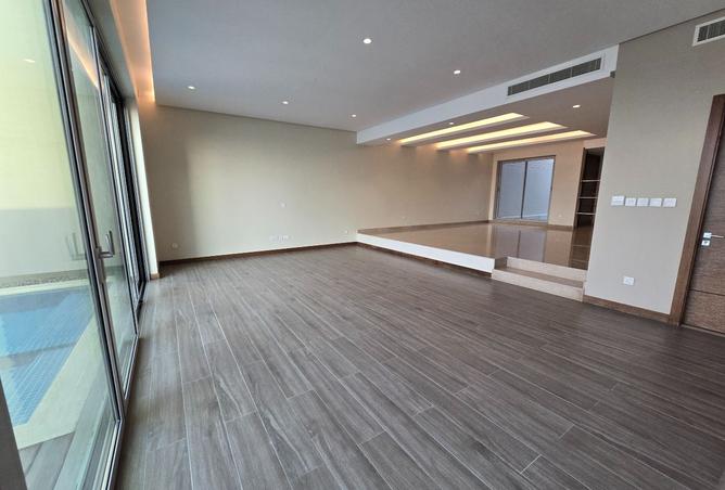 981767 - Property Image 2