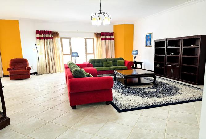 Apartment - 3 Bedrooms - 3 Bathrooms for rent in Al Juffair - Capital Governorate
