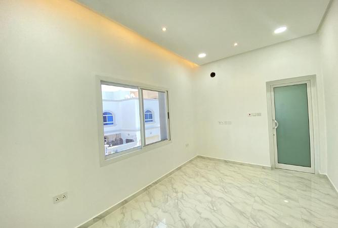 967743 - Property Image 2