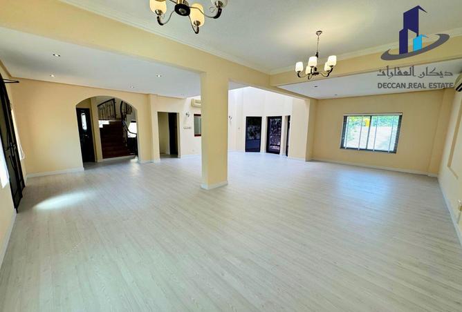 963794 - Property Image 2
