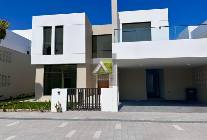 Villa - 4 Bedrooms - 5 Bathrooms for rent in Saar - Northern Governorate