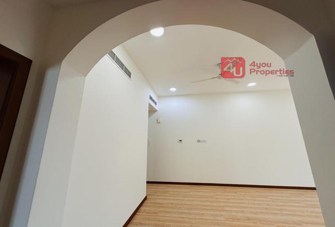 977845 - Property Image 2