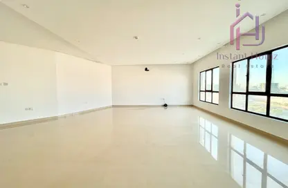 Apartment - 4 Bedrooms - 5 Bathrooms for rent in Al Bahair - Riffa - Southern Governorate