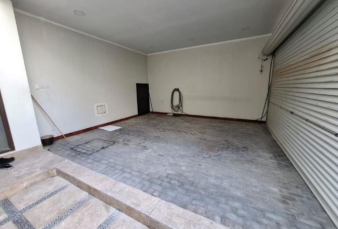 990477 - Property Image 2