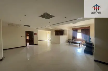 Apartment - 3 Bedrooms - 4 Bathrooms for rent in Seef - Capital Governorate