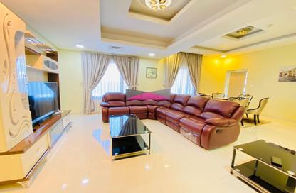 Apartment - 2 Bedrooms - 3 Bathrooms for rent in Al Juffair - Capital Governorate