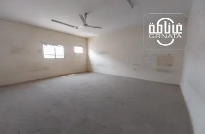 Empty Room image for: Whole Building - Studio for rent in Tubli - Central Governorate, Image 1