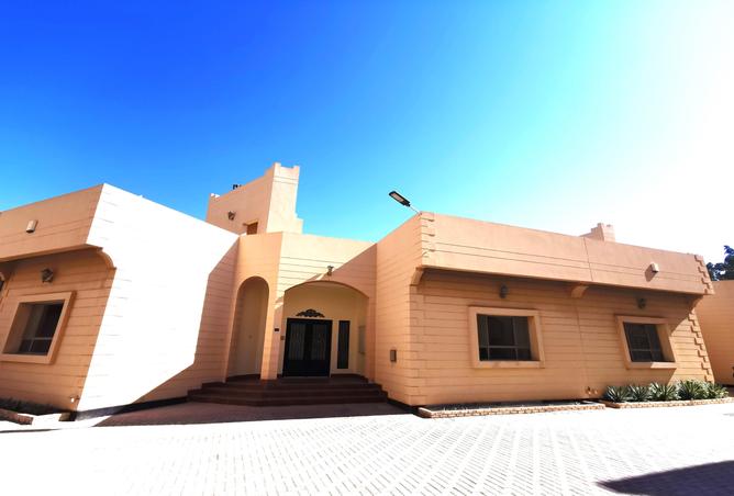 Villa - 2 Bedrooms - 3 Bathrooms for rent in Janabiya - Northern Governorate