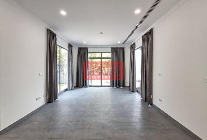 976233 - Property Image 2