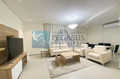 Apartment - 2 Bedrooms - 2 Bathrooms for rent in Mahooz - Manama - Capital Governorate