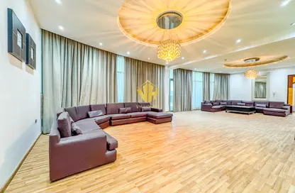 Penthouse - 3 Bedrooms - 4 Bathrooms for rent in Al Juffair - Capital Governorate