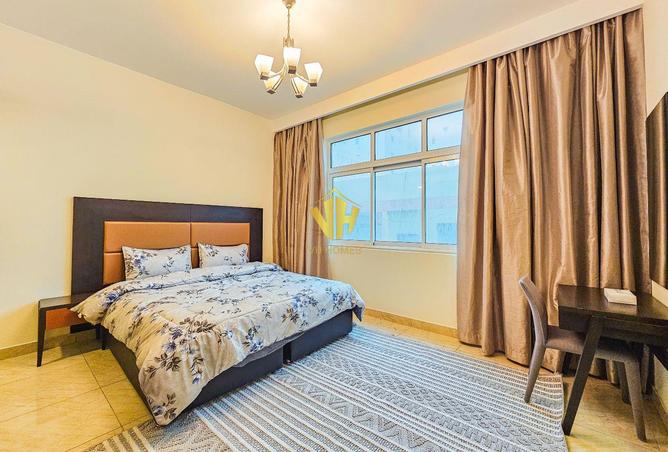 988670 - Property Image 2