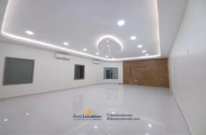 Apartment - 3 Bedrooms - 3 Bathrooms for rent in Hamad Town - Northern Governorate