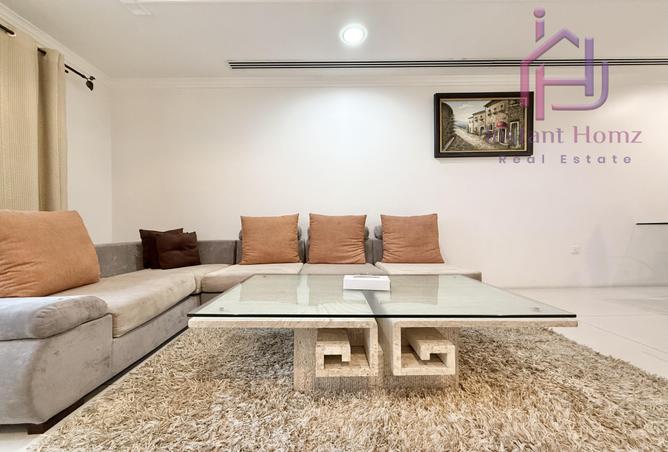 983442 - Property Image 2