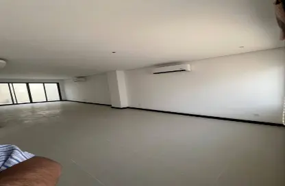 فيلا - 6 غرف نوم - 7 حمامات للايجار في ديار المحرق - المحرق