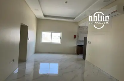 Empty Room image for: Apartment - 2 Bedrooms - 2 Bathrooms for rent in Sehla - Northern Governorate, Image 1