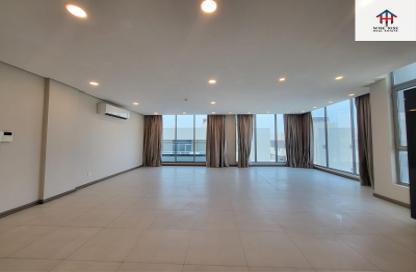 Apartment - 2 Bedrooms - 3 Bathrooms for rent in Hidd - Muharraq Governorate