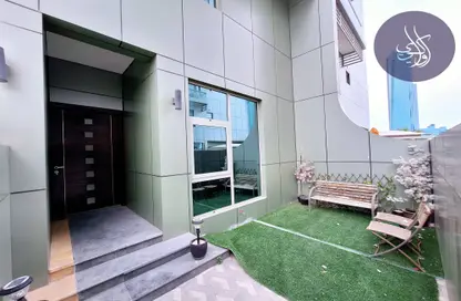 Duplex - 4 Bedrooms - 4 Bathrooms for rent in Reef Island - Capital Governorate