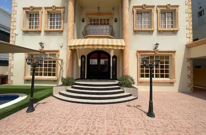 Villa - 5 Bedrooms - 7 Bathrooms for rent in Zinj - Manama - Capital Governorate