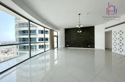 Apartment - 2 Bedrooms - 3 Bathrooms for rent in Sanabis - Manama - Capital Governorate