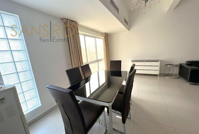 981816 - Property Image 2