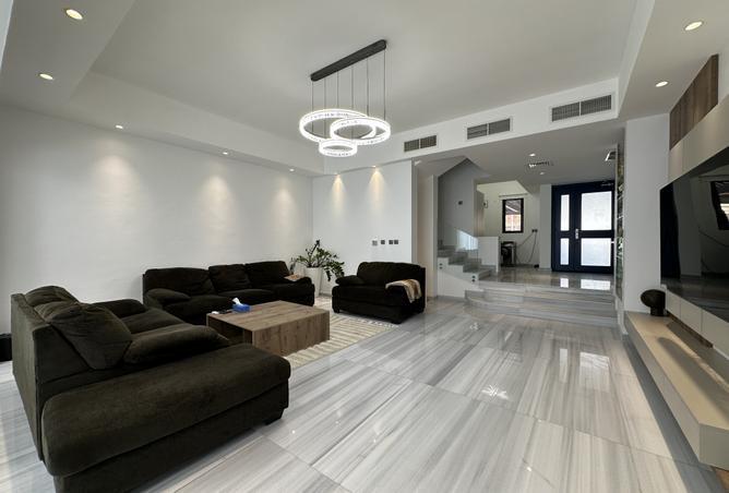 955706 - Property Main Image