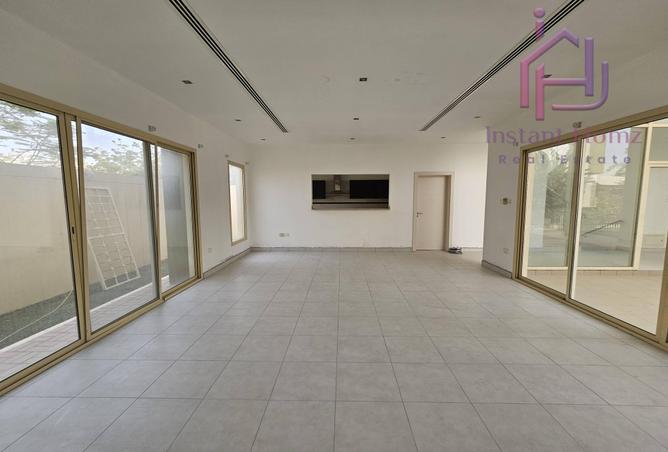 957499 - Property Image 2