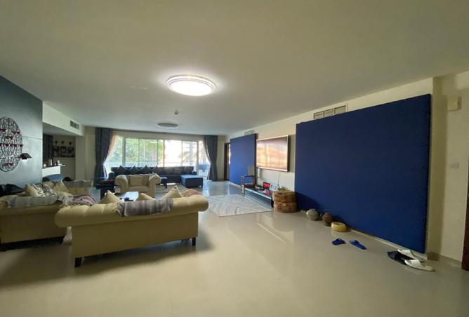 955158 - Property Image 2