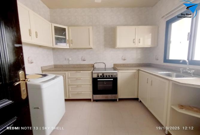 963730 - Property Image 2