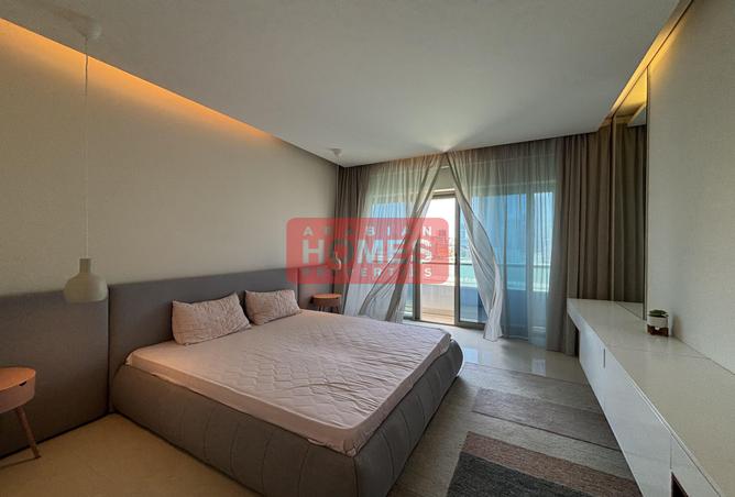 957695 - Property Image 2