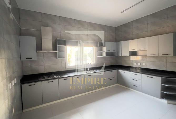 988358 - Property Image 2