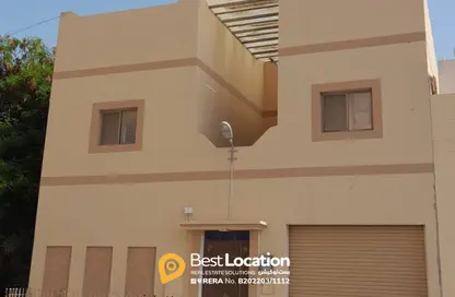 فيلا - 6 غرف نوم - 3 حمامات للبيع في سترة - المحافظة الوسطى